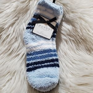 🦋5/$25 Laundry by Shelli Segal plush socks